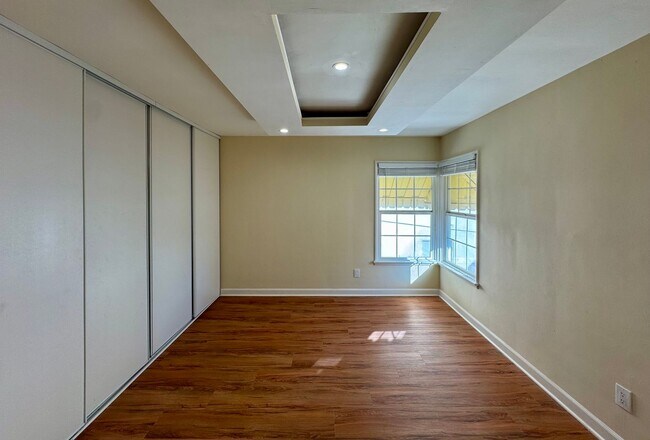 Building Photo - 2636 E Wall St