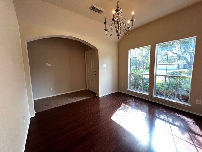 Building Photo - Charming 3-Bedroom Home with Modern Kitchen and Spacious Backyard