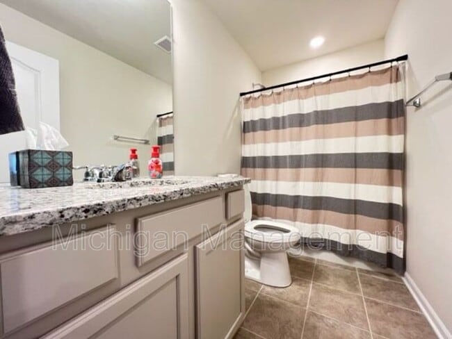 Building Photo - 263 N Sydney Ct