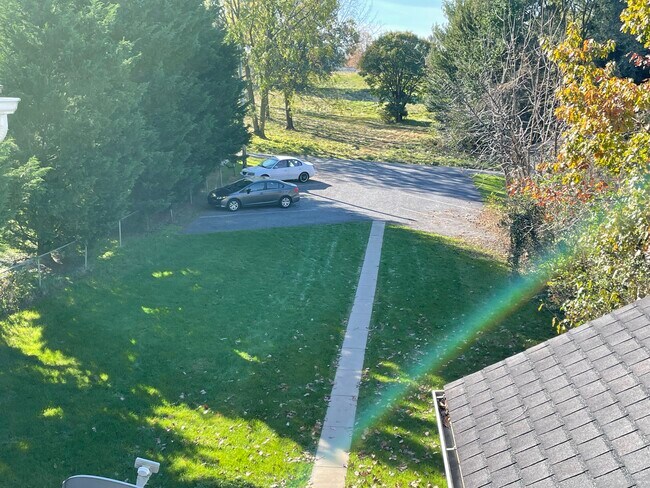 Parking V1 - 426 W Main St