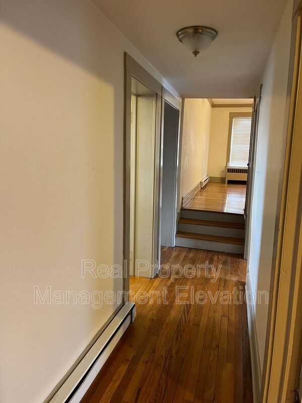 Building Photo - 523 S Cameron St