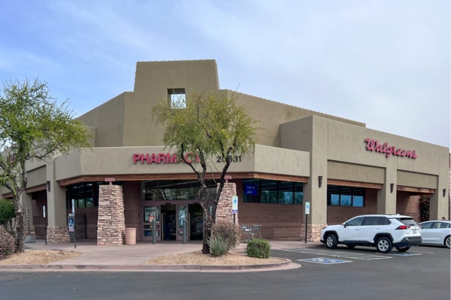 Building Photo - 4Bed/2.5Bath House at 56th/Cactus! $4499 MOVE-IN SPECIAL! Move-In Ready on 04/09/2026!