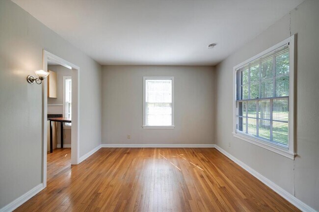 Building Photo - 1732 Watterson Rd