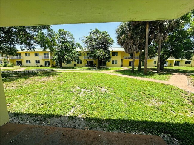 Building Photo - 505 NW 177th St