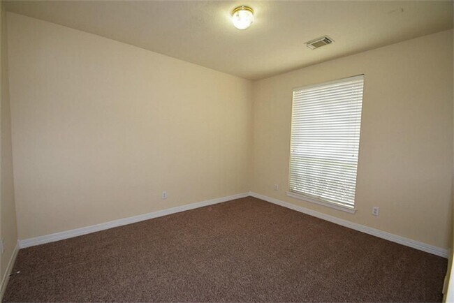Building Photo - 12106 Laguna Pointe Ln