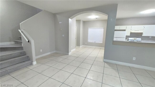 Building Photo - 1614 White Skies Ct