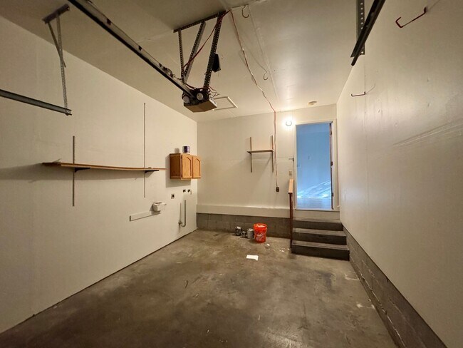 Building Photo - GRI32*
