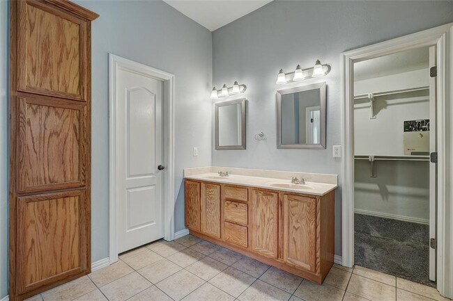 Building Photo - 7508 NW 134th St