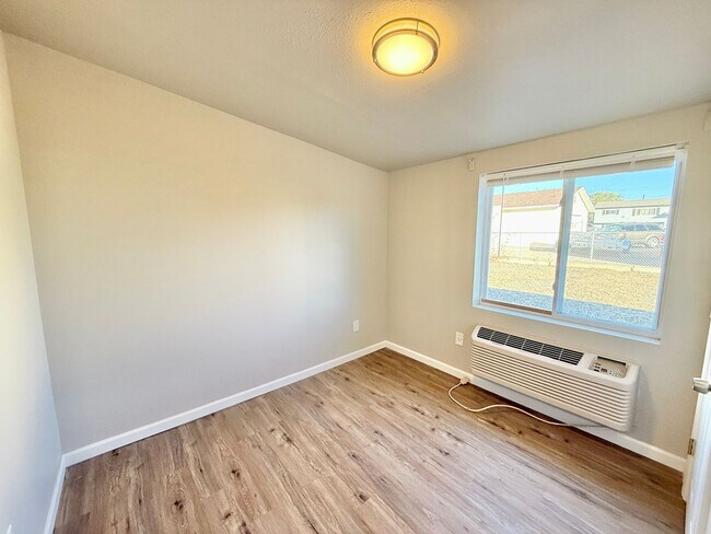 Building Photo - 2845 E 14th St