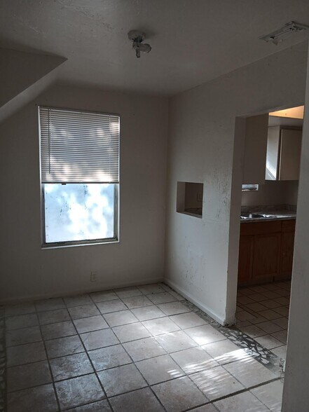 Building Photo - 538 State St