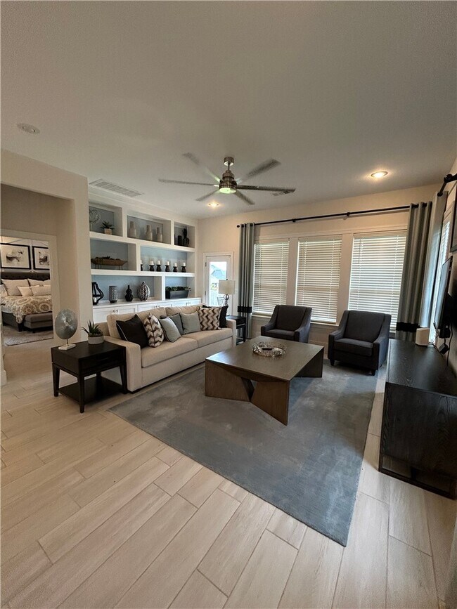 Building Photo - 606 Mill Pond Wy