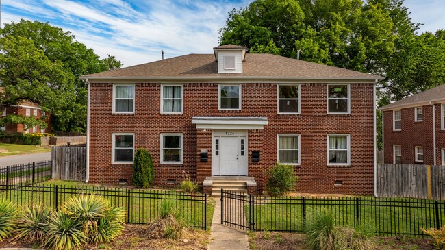 Building Photo - 1724 W 19th St