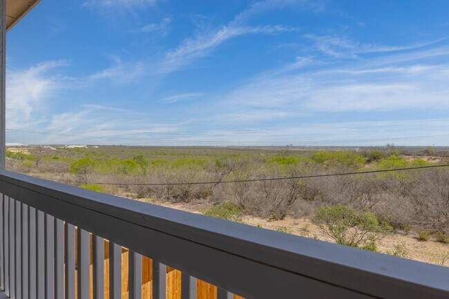 Building Photo - 7126 Magnolia Pass