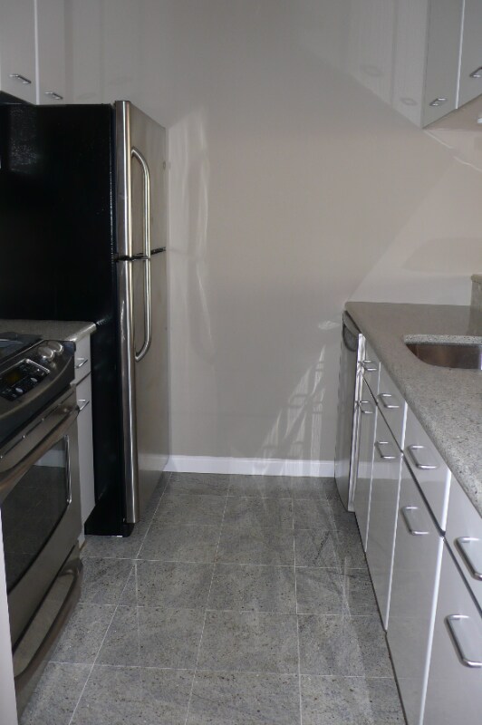 Primary Photo - 4 Martine Ave