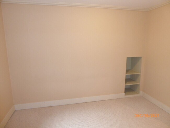 Building Photo - Beautiful 3 Bed 1 Bath Single Family House...