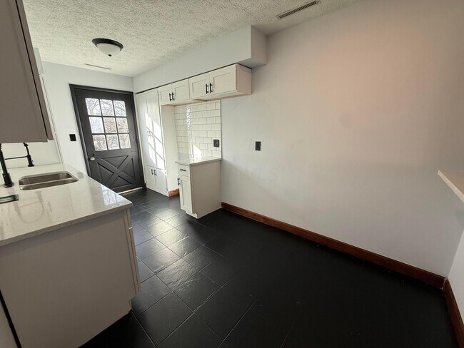 Building Photo - 295 E Whittier St