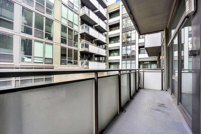 Building Photo - 660 W Wayman St