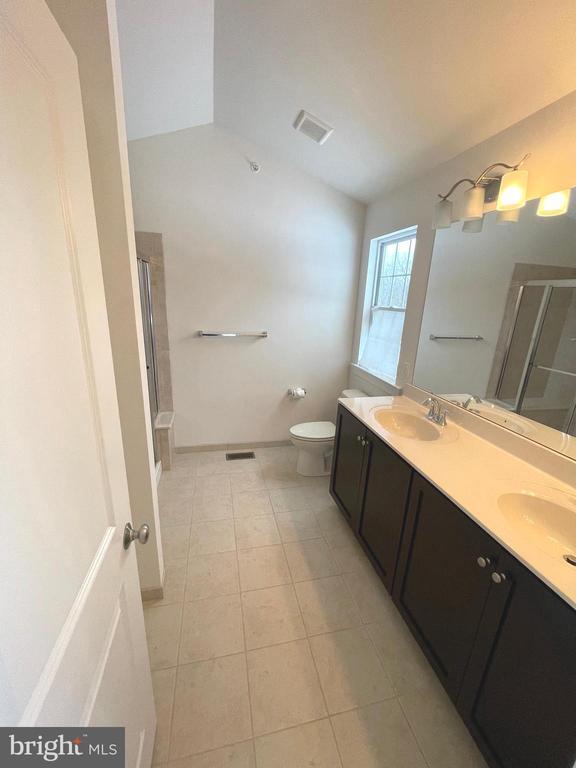 Building Photo - 365 W Boulder Dr