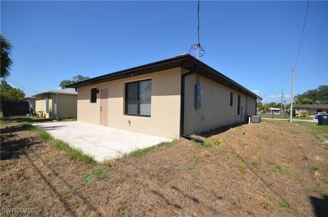 Building Photo - 2132 Barker Blvd