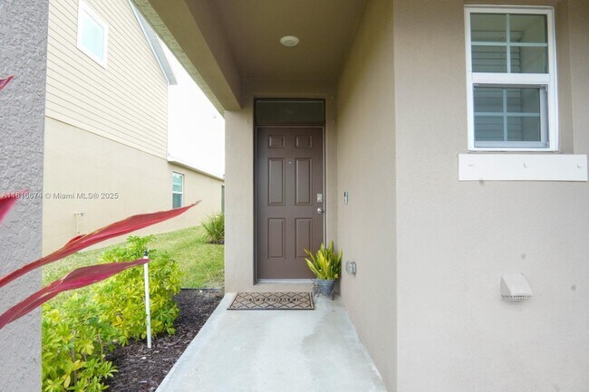 Building Photo - 10770 SW Vasari Way