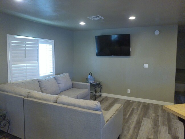 Building Photo - Spacious 4 bedroom 2 bath Double wide