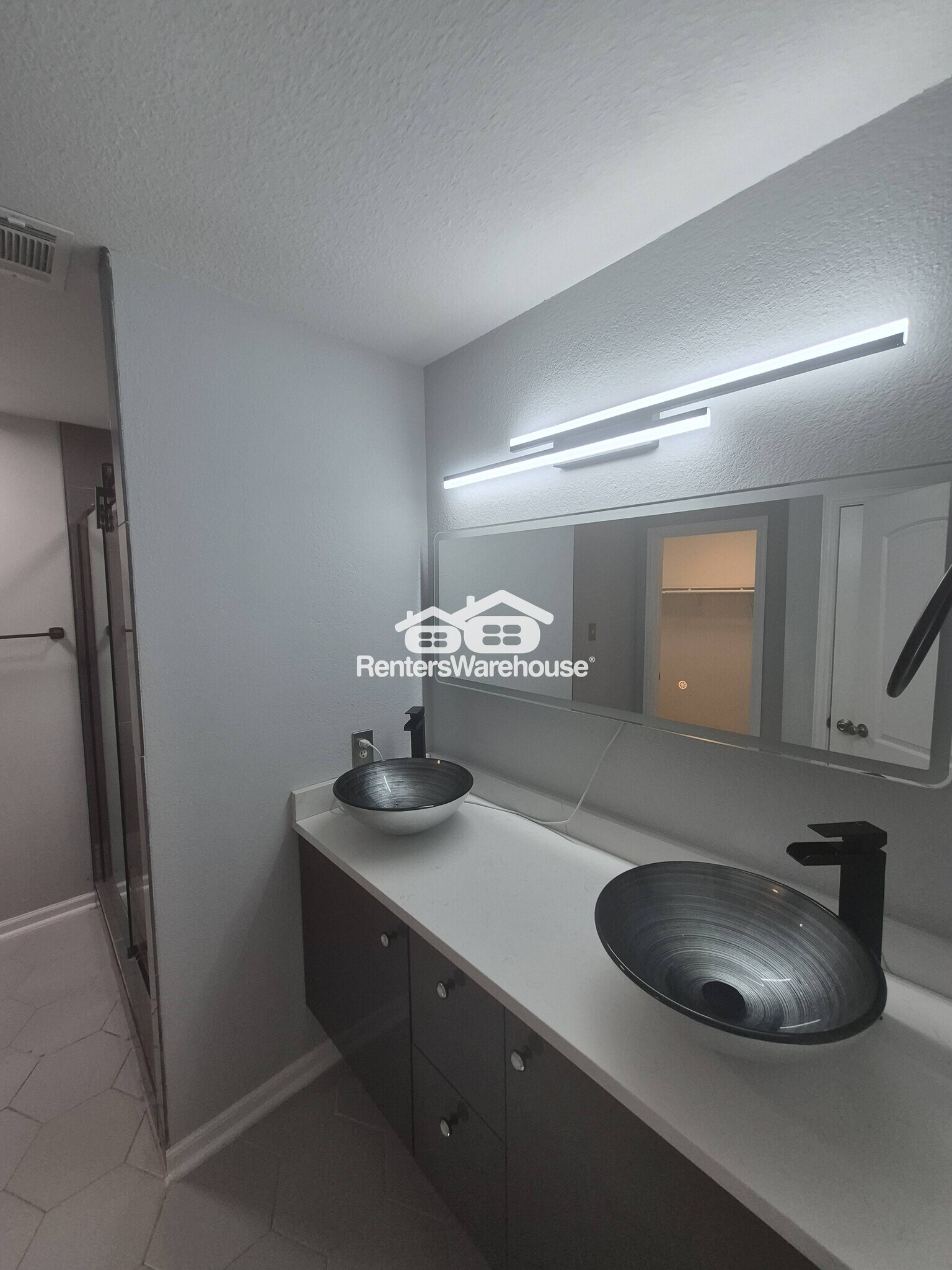 Building Photo - 9323 Bowen Dr