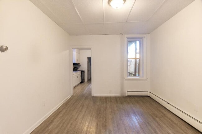 Building Photo - 543 Spruce St
