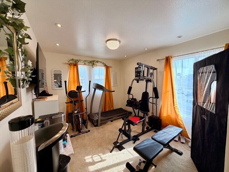 Building Photo - 12241 Queensbury Dr