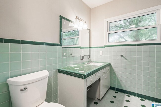 Building Photo - 531 Park Terrace