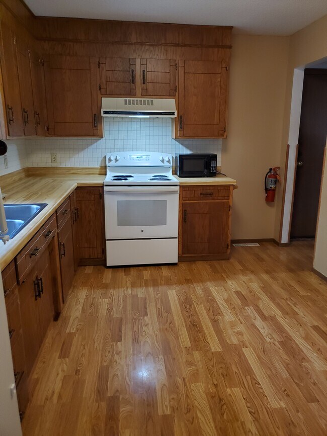 Kitchen - 1320 35th Ave S