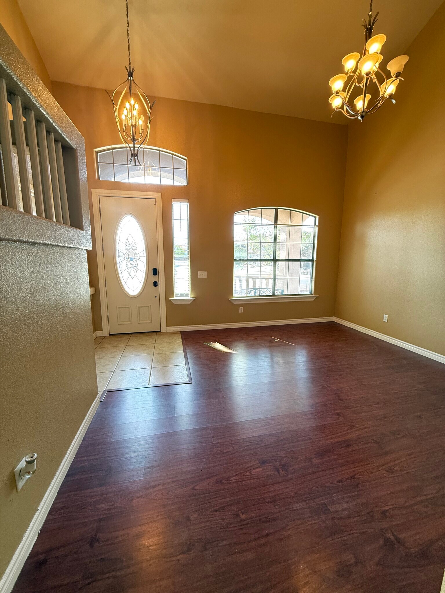 Building Photo - 425 Emerald Shore Ln