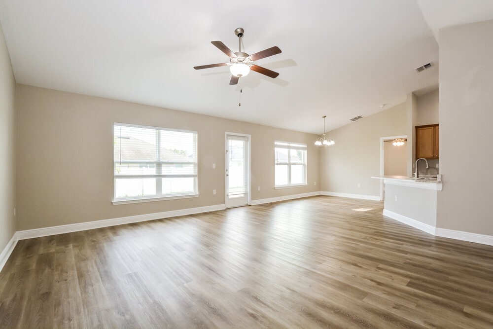 Building Photo - 7636 Sloewood Dr