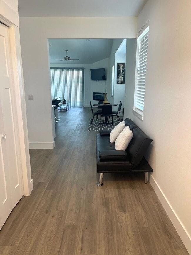Building Photo - Gorgeous New Construction Townhome