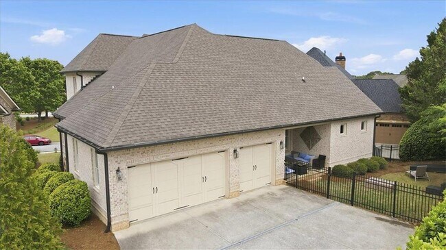Building Photo - 5869 Chickasaw Ln