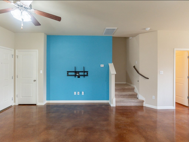 Building Photo - Charming 3-Bedroom Home in the Heart of Au...
