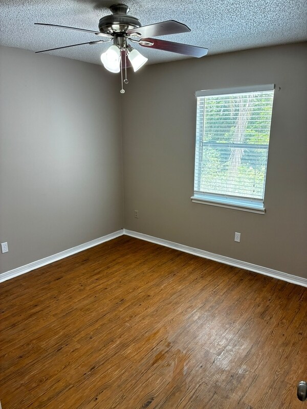 Building Photo - 11671 Tanager Dr