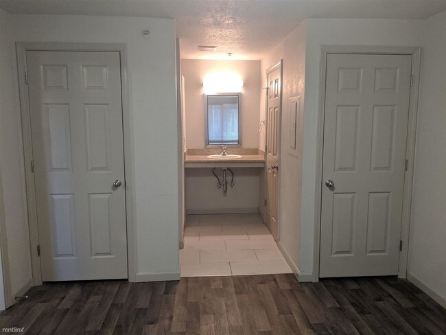 Building Photo - 2 br, 2 bath  - 645 S Virginia St Apt 10