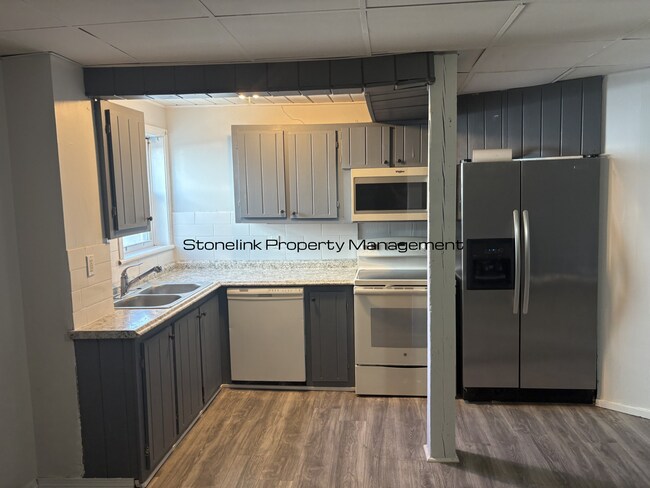 Building Photo - 21 Kenyon Ave