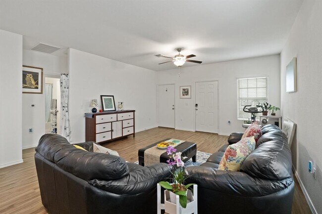 Building Photo - 7116 Spirit Hill Rd