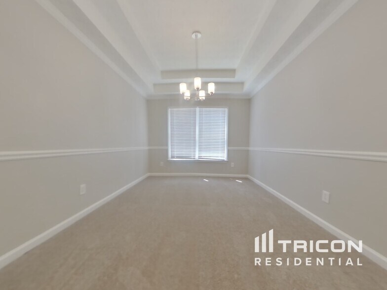 Building Photo - 5181 St Claire Pl