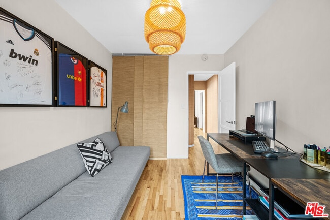 Building Photo - 2340 Abbot Kinney Blvd