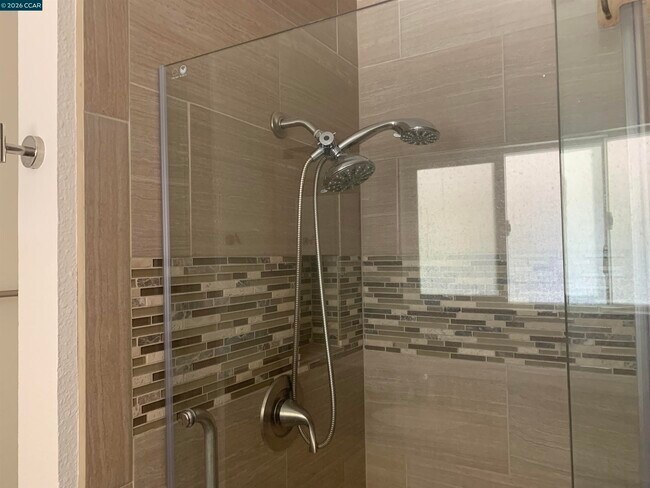 Building Photo - 1608 Claycord Ave