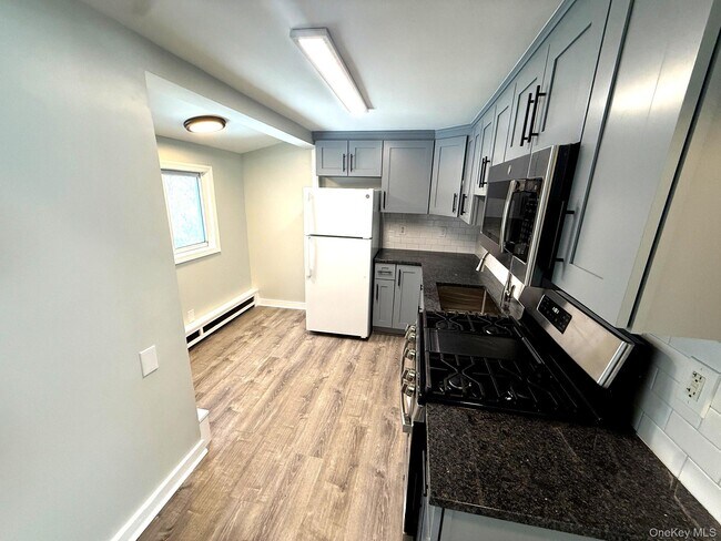 Building Photo - 26 Forest Ln