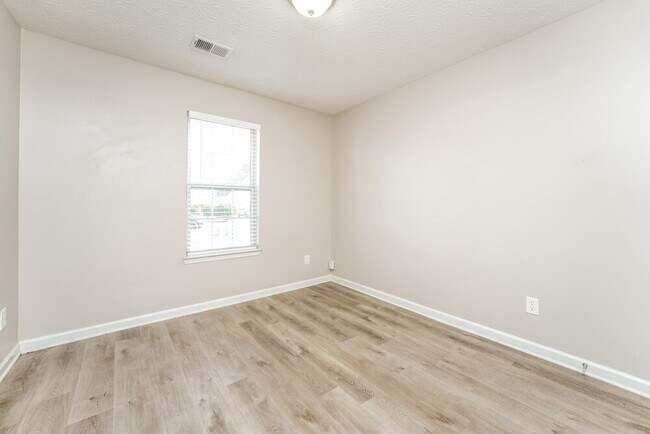 Building Photo - 731 Sugar Oak Ln