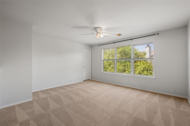 Building Photo - 14716 Lantern Dr