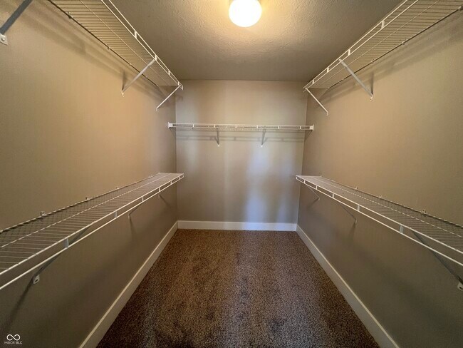 Building Photo - 4077 Rookwood Ave