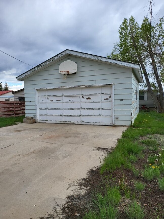 Building Photo - House in Marbleton
