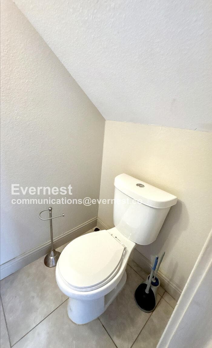 Building Photo - 3340 Blodgett St