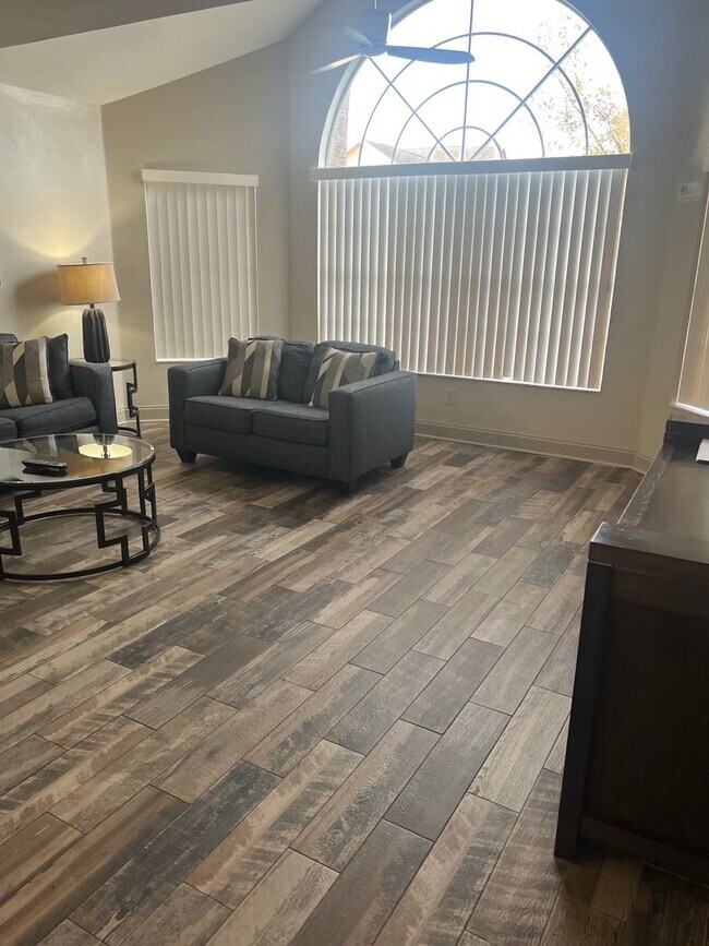 Building Photo - 2456 Sweetwater Club Cir