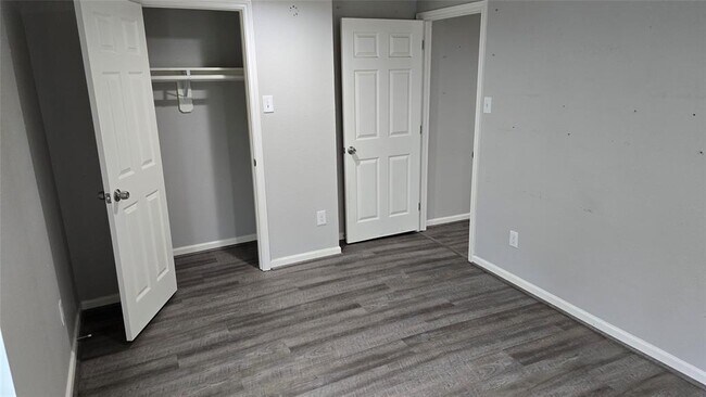 Building Photo - 2518 Gano St